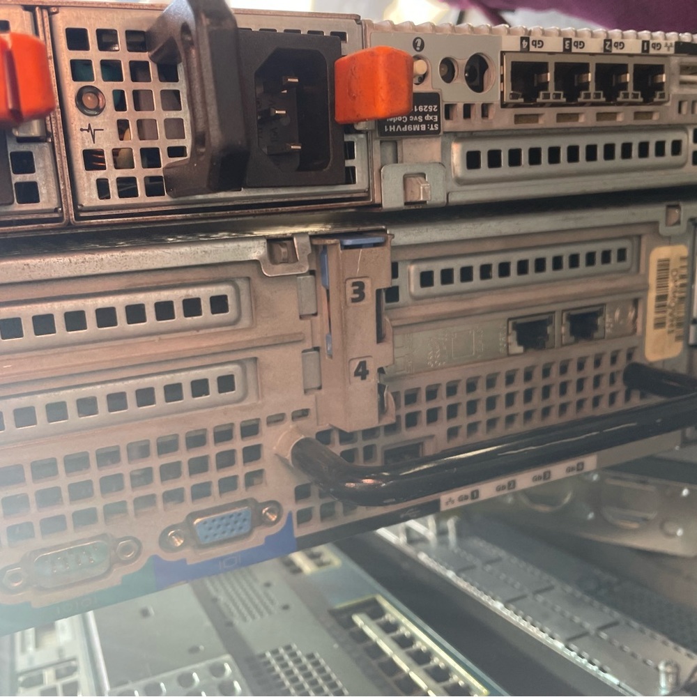 Dell Poweredge R710 and R610
Server Units - Picture 8 of 14